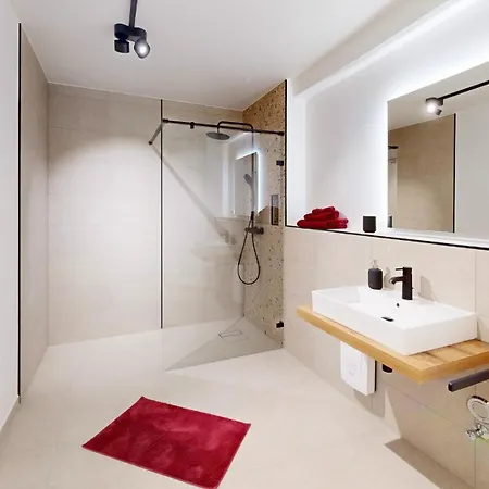 05 No8a Boardinghouse * 鲁纳